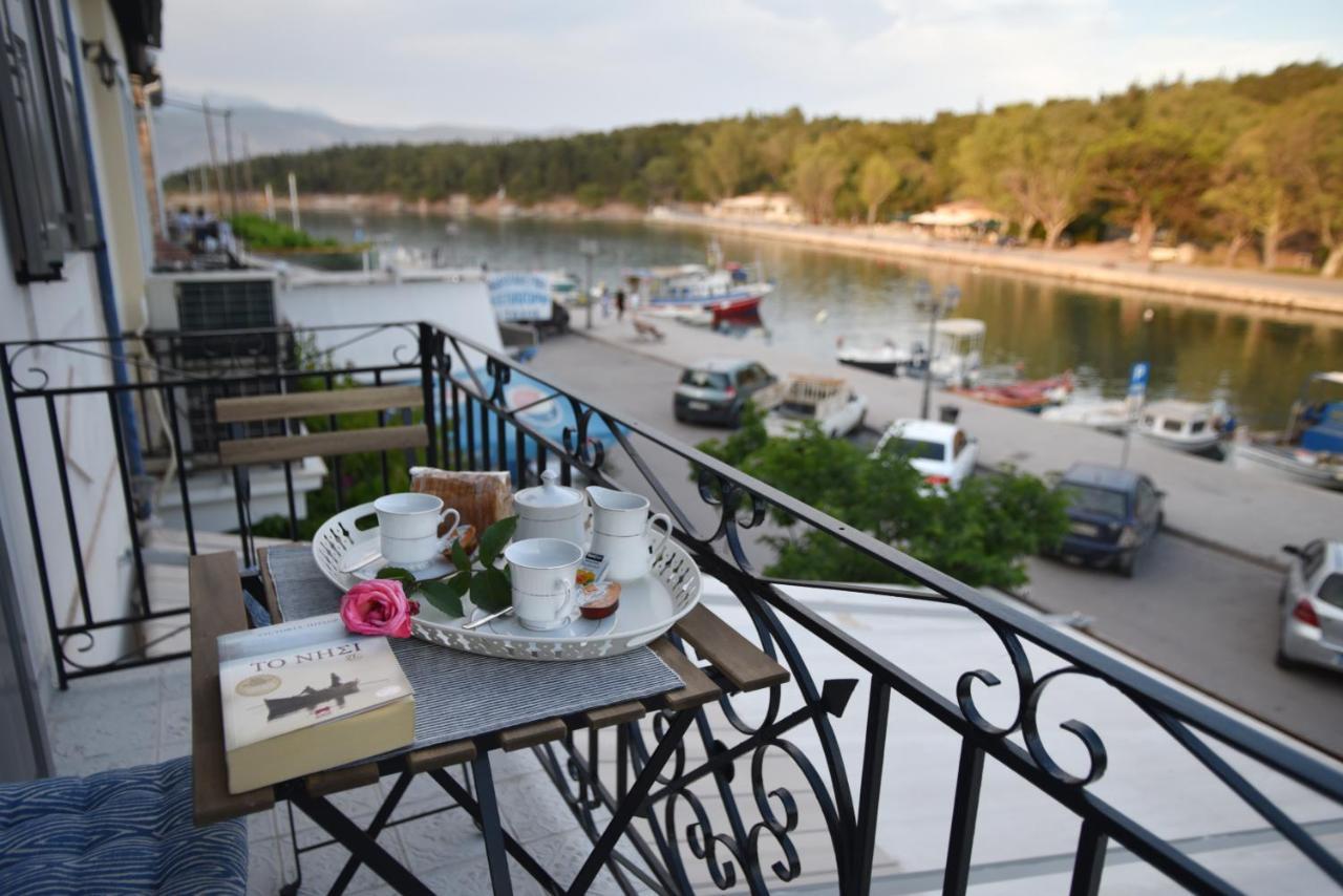 Kallisti The House At The Port Galaxidi Bagian luar foto